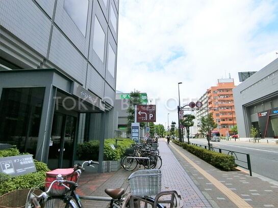 1階エントランス付近(葛西橋通り沿い・木場公園方面)