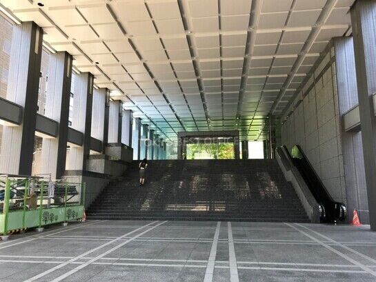 ビルエントランス①