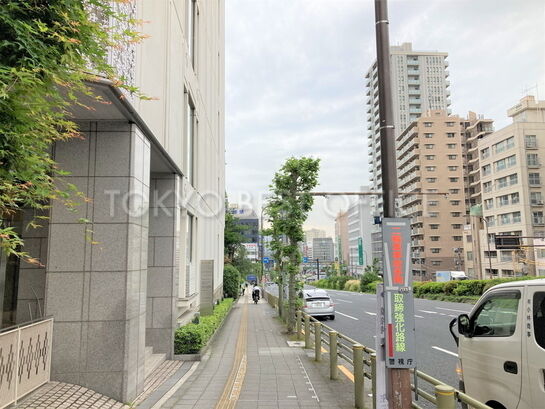 ビル周辺風景①