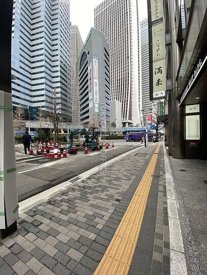 ビル周辺風景①