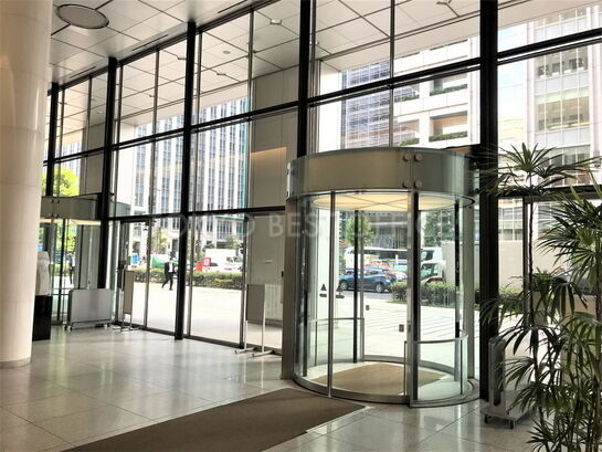 エントランスホール②