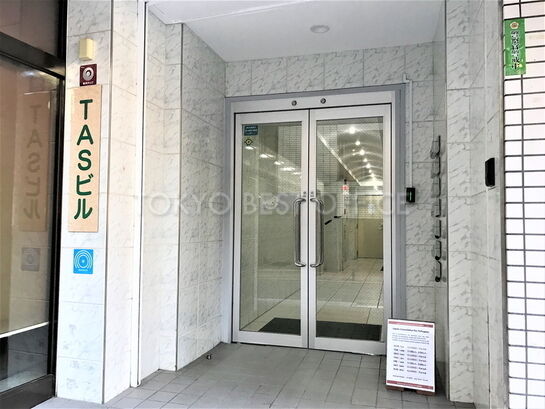 ビルエントランス