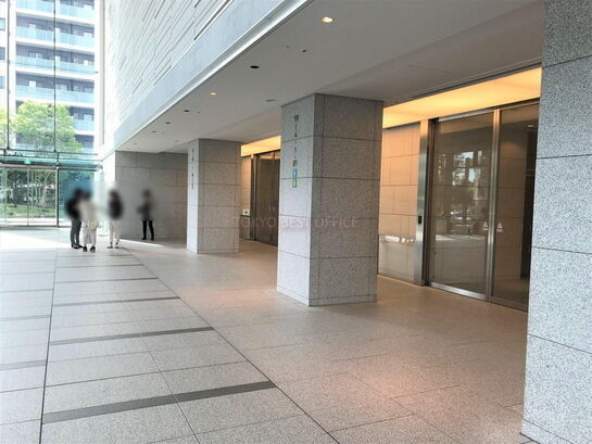 エントランスホール①