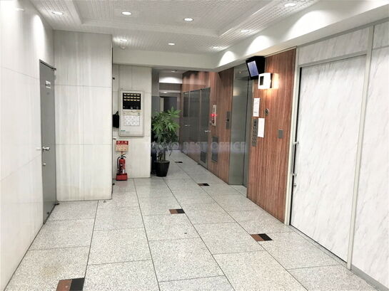 エントランスホール①