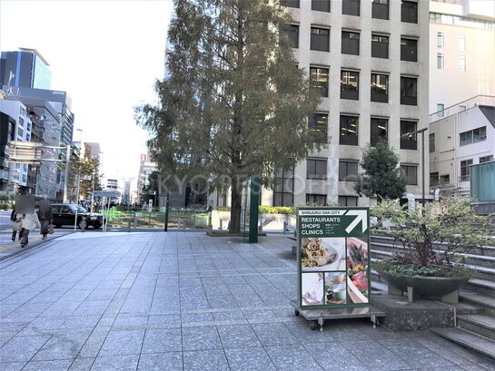 ビル周辺風景①