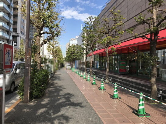 ビル周辺風景①