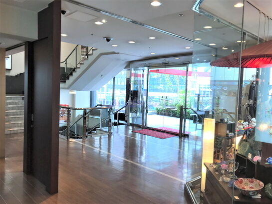 エントランスホール