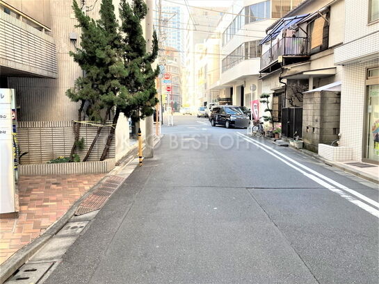 ビル周辺風景①