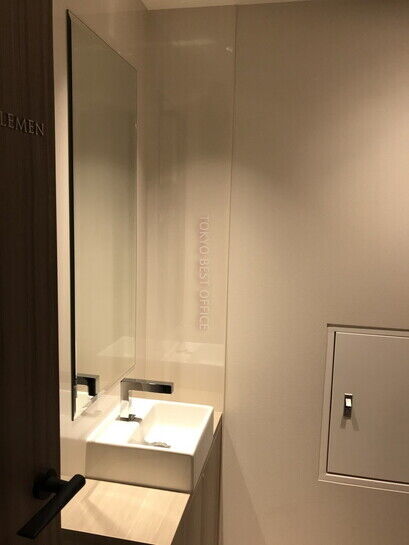 2階男性用トイレ洗面台