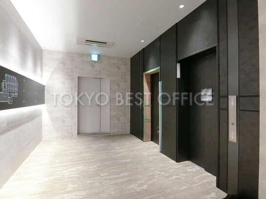 4階エレベーター