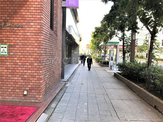 ビル周辺風景①