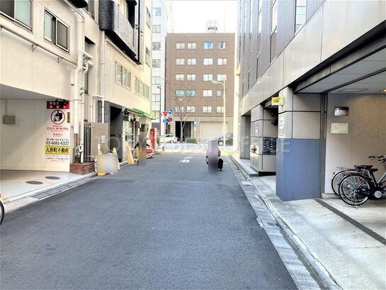 ビル周辺風景①