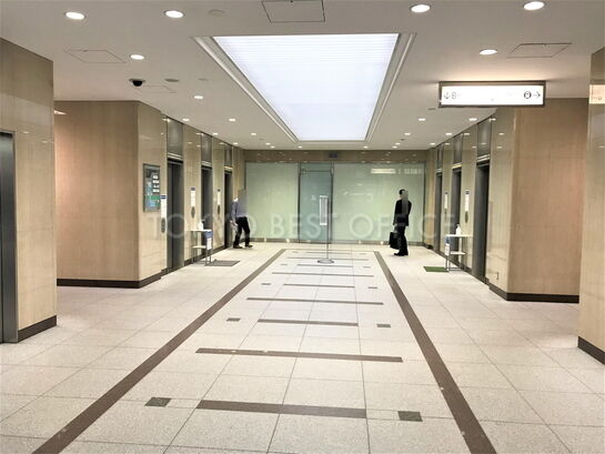 エレベーターホール②