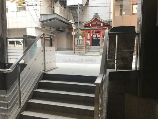 ビルエントランス①