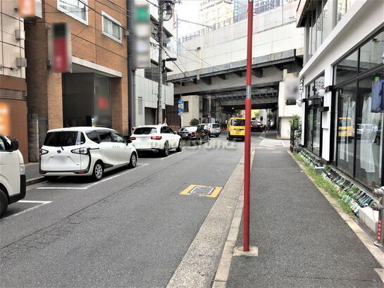 ビル周辺風景①