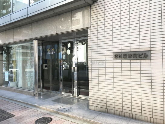 ビルエントランス①