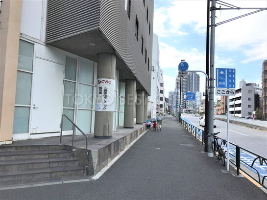 ビル周辺風景①