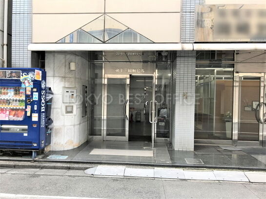 ビルエントランス