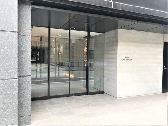 ビルエントランス