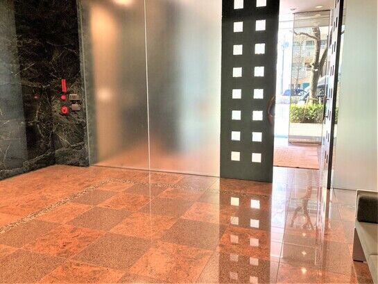 エントランスホール②