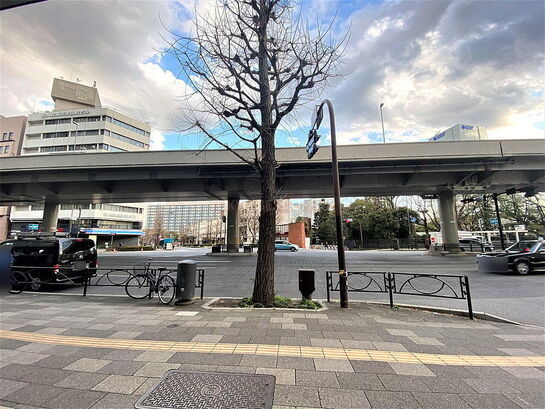 ビル周辺風景②