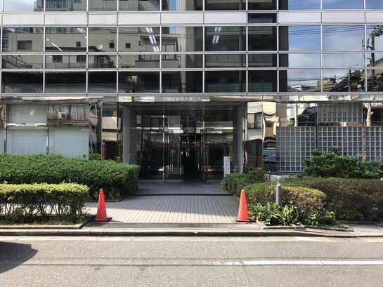 ビルエントランス①