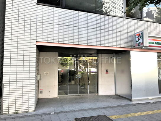 ビルエントランス①