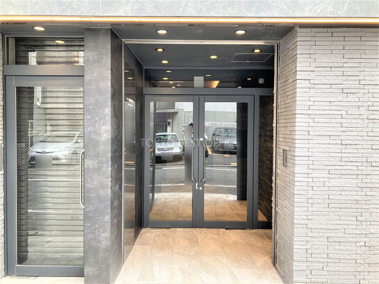 ビルエントランス