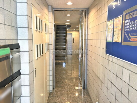 エントランスホール①