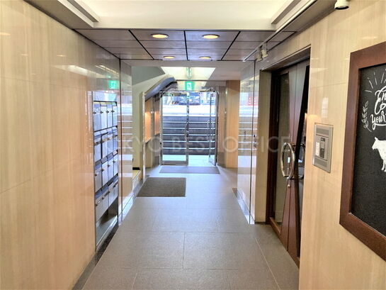 エントランスホール③