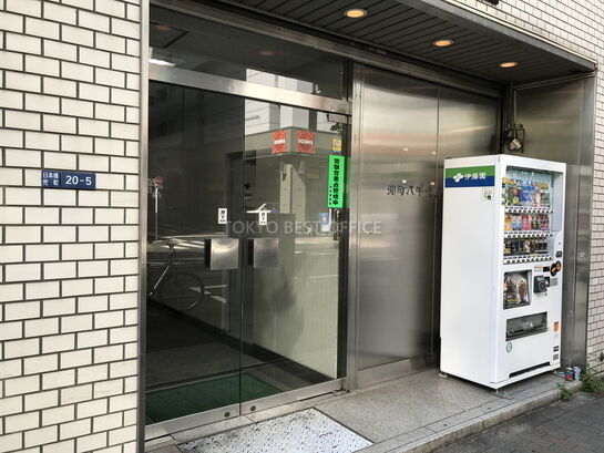 ビルエントランス