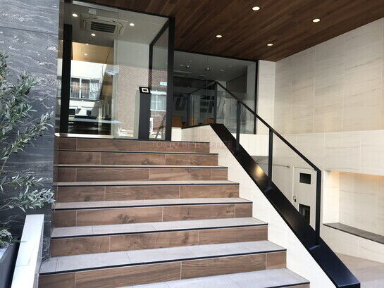 ビルエントランス②