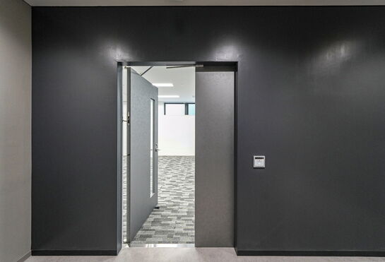11階 執務室入口