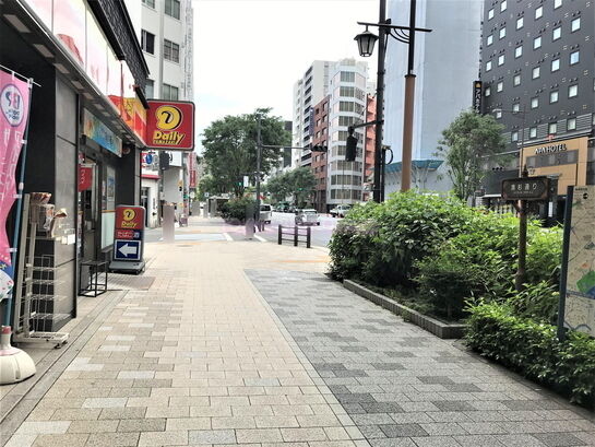 ビル周辺風景①