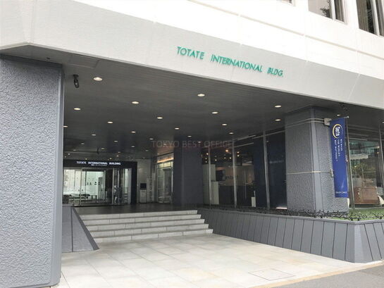 ビルエントランス①