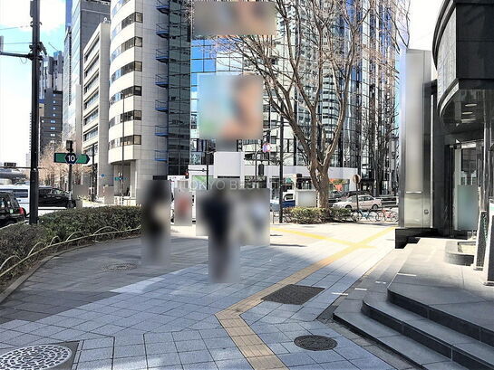 ビル周辺風景①