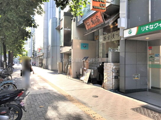 ビル周辺風景①