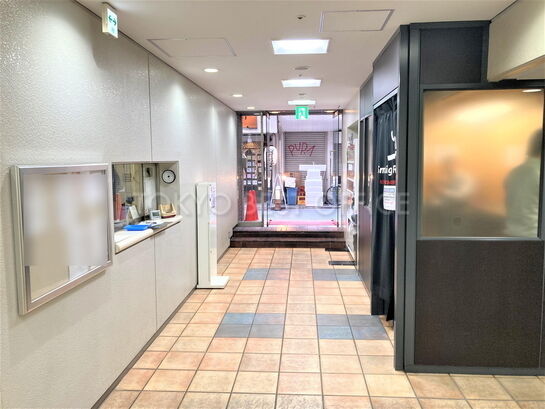 エントランスホール③