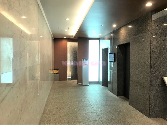 エントランスホール①