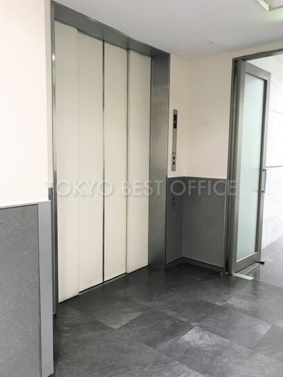 貨物用エレベーター