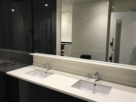 男性用トイレ洗面台