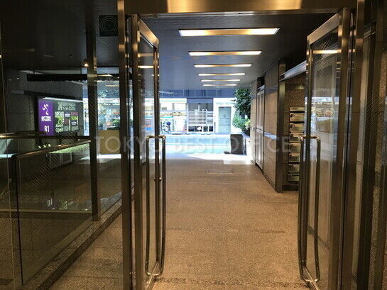 エントランスホール③