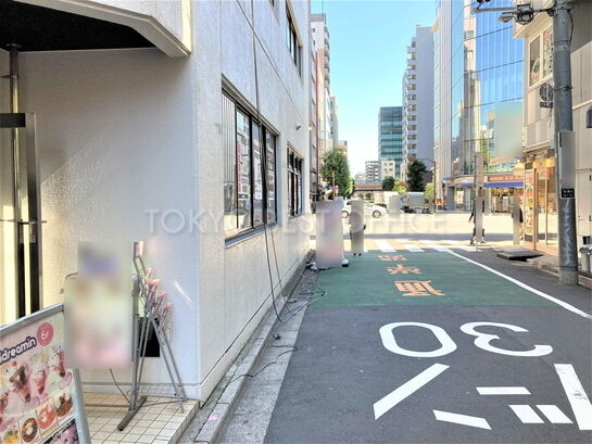 ビル周辺風景①