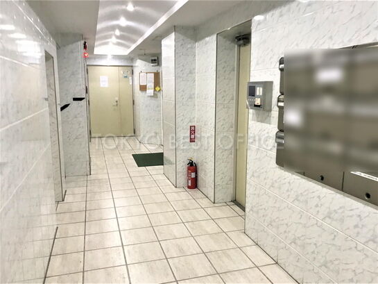 エントランスホール①