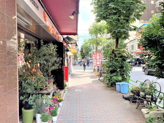 ビル周辺風景①