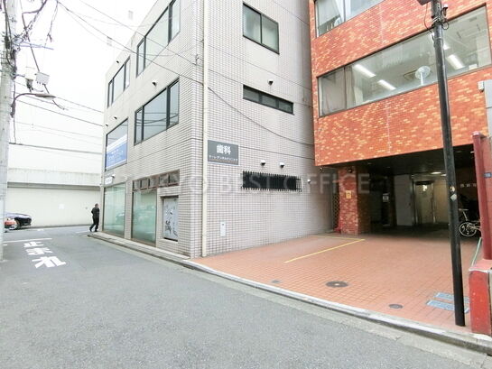 ビル周辺風景①