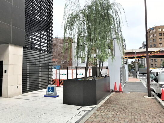 ビル周辺風景②