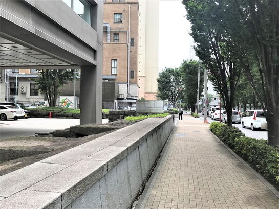 ビル周辺風景①