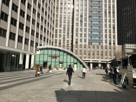 ビル敷地内風景③