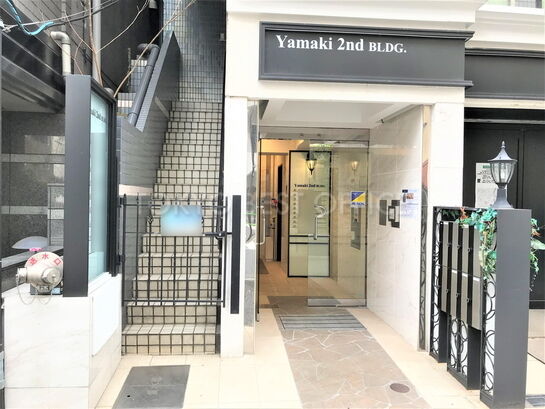 ビルエントランス②